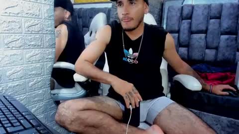 Snapshot of axell_cross2 chatting on February 2025 04:09:02 AM Axell Cross2 online show from February 2025 04:09:02 AM