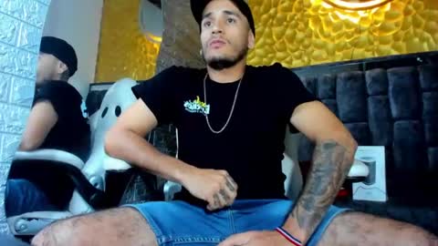 Snapshot of axell_cross2 chatting on March 2025 08:42:02 PM Axell Cross2 online show from March 2025 08:42:02 PM