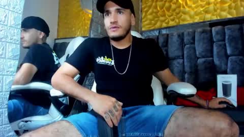 Snapshot of axell_cross2 chatting on March 2025 11:47:02 PM Axell Cross2 online show from March 2025 11:47:02 PM