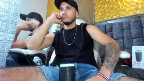 Snapshot of axell_cross2 chatting on March 2025 02:17:01 AM Axell Cross2 online show from March 2025 02:17:01 AM