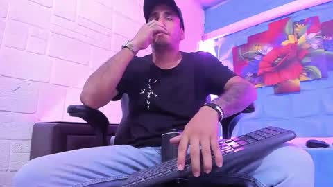 Snapshot of axell_cross2 chatting on October 2025 12:39:02 AM Axell Cross2 online show from October 2025 12:39:02 AM