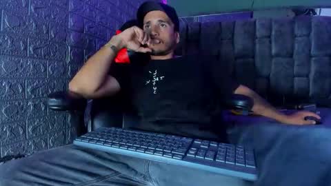 Snapshot of axell_cross2 chatting on October 2025 11:05:02 PM Axell Cross2 online show from October 2025 11:05:02 PM