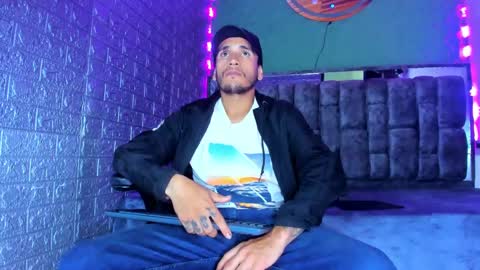 Snapshot of axell_cross2 chatting on October 2025 12:41:02 PM Axell Cross2 online show from October 2025 12:41:02 PM