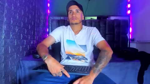 Snapshot of axell_cross2 chatting on October 2025 01:30:02 AM Axell Cross2 online show from October 2025 01:30:02 AM