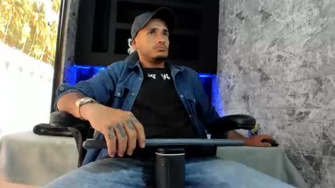 Snapshot of axell_cross2 chatting on October 2025 04:57:01 PM Axell Cross2 online show from October 2025 04:57:01 PM