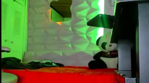 Snapshot of axell_cross2 chatting on November 2025 09:29:01 AM Axell Cross2 online show from November 2025 09:29:01 AM