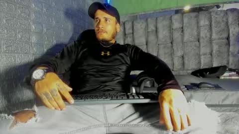 Snapshot of axell_cross2 chatting on January 2026 08:44:01 PM Axell Cross2 online show from January 2026 08:44:01 PM