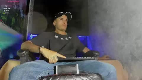 Snapshot of axell_cross2 chatting on February 2026 01:45:04 AM Axell Cross2 online show from February 2026 01:45:04 AM