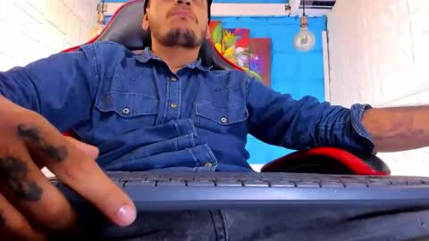 Snapshot of axell_cross2 chatting on February 2026 02:44:01 AM Axell Cross2 online show from February 2026 02:44:01 AM