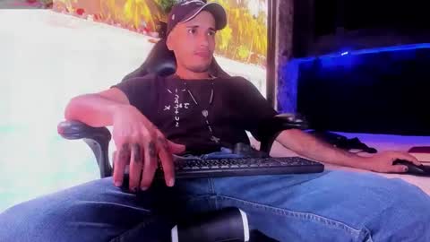 Axell Cross2 online show from March 2026 02:00:01 PM