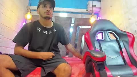 Axell Cross2 online show from March 2026 02:24:02 AM