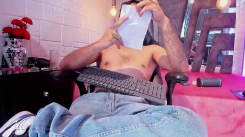 Snapshot of axell_cross2 chatting on April 2026 02:14:02 PM Axell Cross2 online show from April 2026 02:14:02 PM