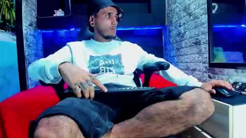 Snapshot of axell_cross2 chatting on May 2026 02:19:02 AM Axell Cross2 online show from May 2026 02:19:02 AM
