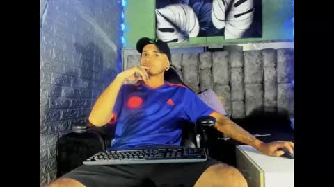 Snapshot of axell_cross2 chatting on May 2026 05:34:01 AM Axell Cross2 online show from May 2026 05:34:01 AM