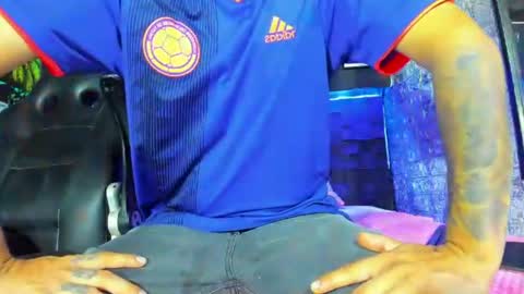 Snapshot of axell_cross2 chatting on June 2026 01:06:02 AM Axell Cross2 online show from June 2026 01:06:02 AM