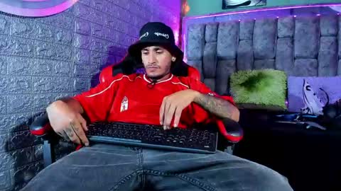 Snapshot of axell_cross2 chatting on July 2026 05:36:01 AM Axell Cross2 online show from July 2026 05:36:01 AM