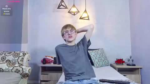 Snapshot of axell_stone chatting on June 2026 10:25:01 PM axell_stone online show from June 2026 10:25:01 PM