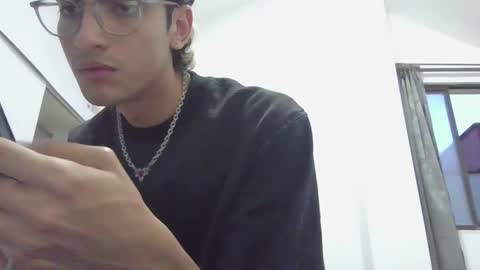 Axel  online show from February 2025 11:11:01 PM