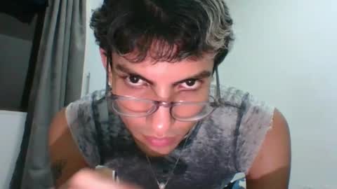 Axel  online show from February 2025 02:07:01 AM