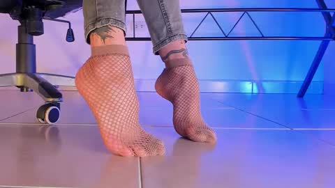 im your little femboy  ALEX   online show from November 2025 10:42:01 PM