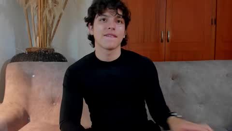 Axel Raven online show from October 2025 07:37:01 PM