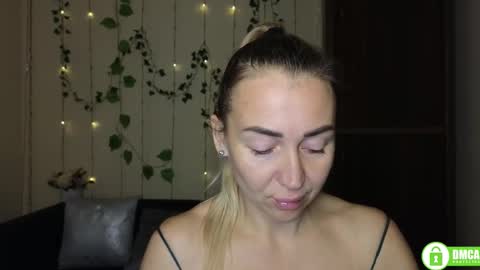 Jully online show from October 2025 06:45:02 PM