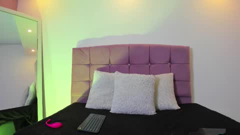 ayira_caramel online show from March 2026 12:12:02 PM