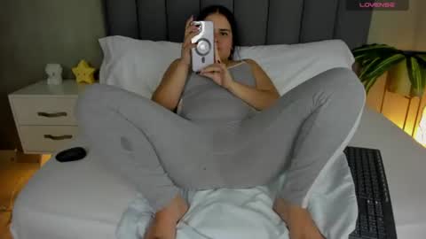 Alyda Jaramillo online show from July 2026 06:43:02 PM