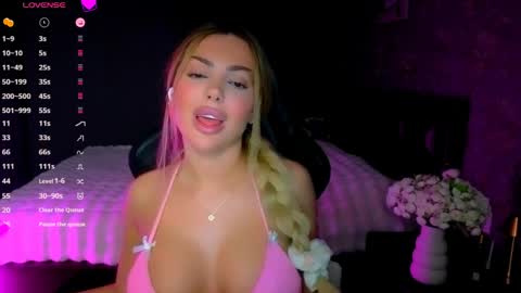  Ayla Demir  online show from April 2026 08:53:01 PM