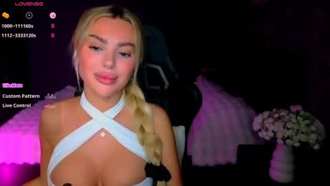 Snapshot of ayla_demir chatting on June 2026 08:15:01 PM Ayla Demir online show from June 2026 08:15:01 PM