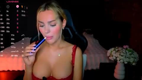 Snapshot of ayla_demir chatting on July 2026 08:13:02 PM Ayla Demir online show from July 2026 08:13:02 PM