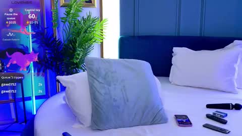 Ayla online show from October 2025 06:53:01 PM