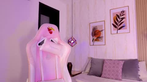 Ayleen online show from September 2025 12:10:02 PM