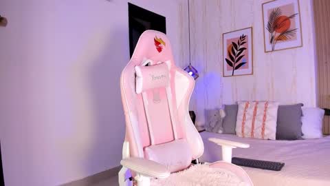 Ayleen online show from November 2025 12:27:01 PM