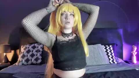 Aylen online show from February 2025 07:39:01 PM