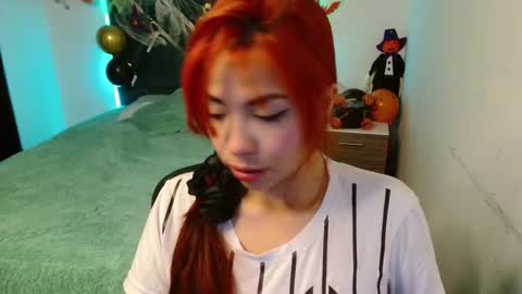 Aylin online show from October 2025 01:56:01 PM