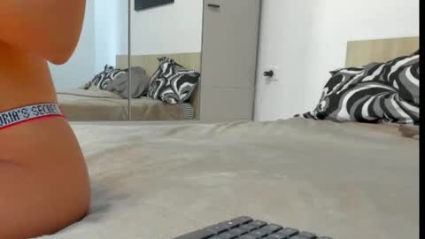 Aylinhazel online show from September 2025 04:47:02 AM