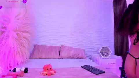 aylinlove_ online show from June 2026 11:47:02 AM