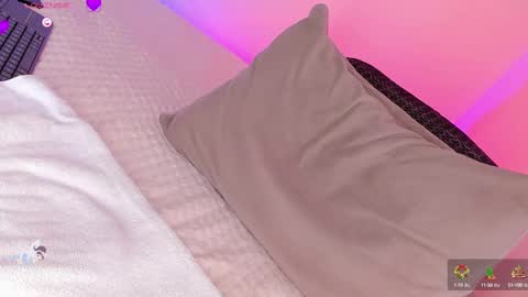 Snapshot of aylinz chatting on December 2024 01:42:02 PM Alish online show from December 2024 01:42:02 PM