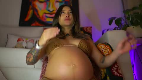 Ayra L online show from November 2025 01:22:01 AM