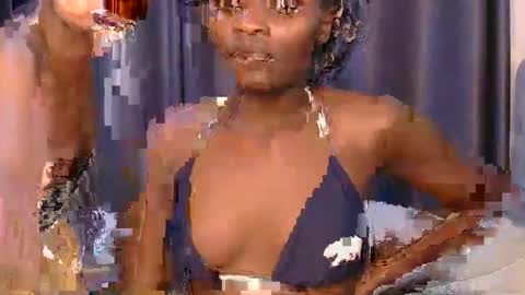 Azalea online show from October 2025 06:41:02 PM