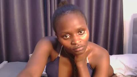 Azalea online show from December 2025 06:59:02 PM