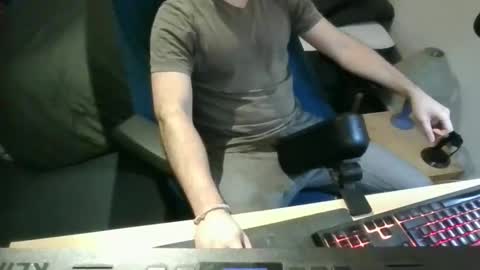 azdert online show from February 2026 12:01:01 PM