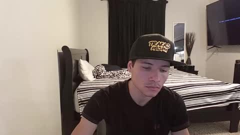 azell19 online show from March 2025 01:04:01 AM