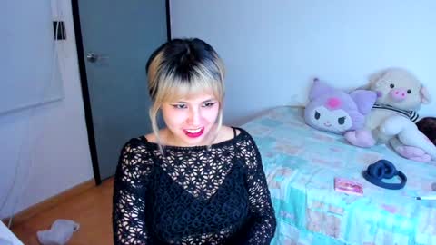 Azu Moure online show from December 2024 06:47:01 AM