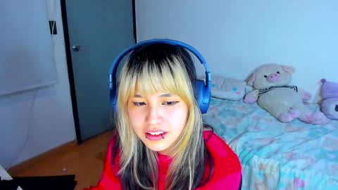 Azu Moure online show from December 2024 04:22:02 AM