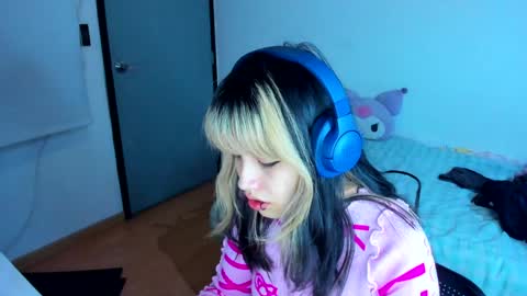 Azu Moure online show from December 2024 05:42:01 AM