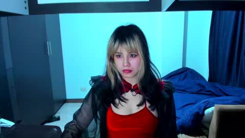 Azu Moure online show from January 2025 08:04:01 AM