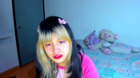 Azu Moure online show from January 2025 02:25:01 AM