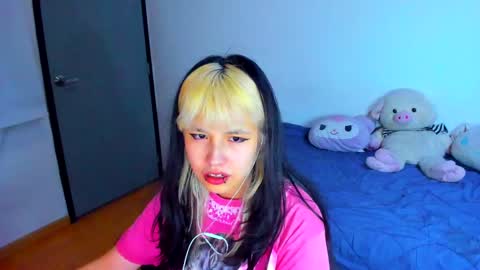 Azu Moure online show from February 2025 07:13:01 AM